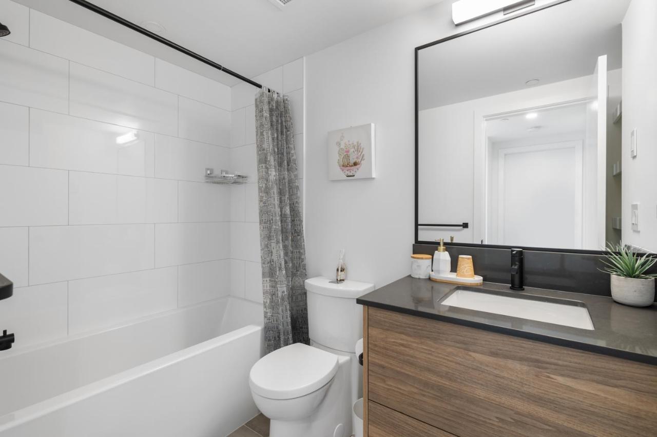 Brand New Luxury Downtown Near The Beach #13 Kelowna Zewnętrze zdjęcie