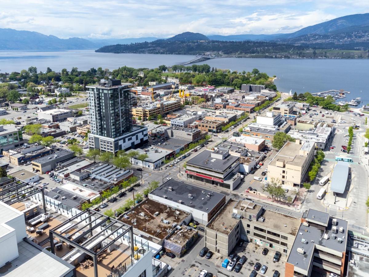Brand New Luxury Downtown Near The Beach #13 Kelowna Zewnętrze zdjęcie
