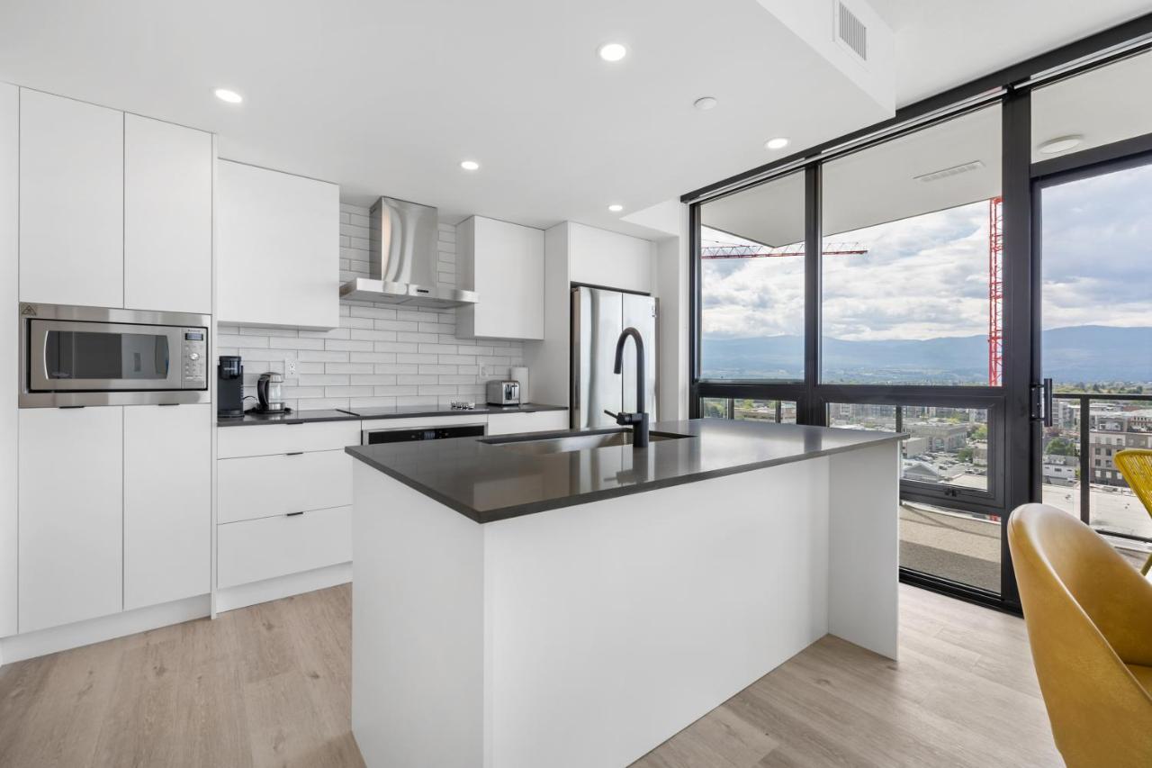 Brand New Luxury Downtown Near The Beach #13 Kelowna Zewnętrze zdjęcie